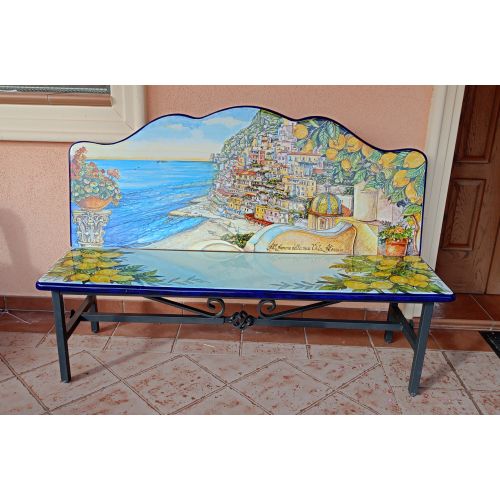 Banc en pierre de lave céramisée. Céramique Vietri peinte à la main.