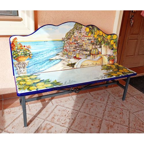Banc en pierre de lave céramisée. Céramique Vietri peinte à la main.