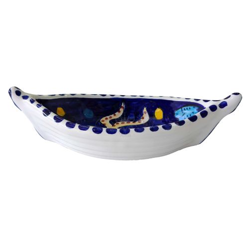 Assiette en forme de bateau. ligne de pêche. Céramique de Vietri peinte à la main.