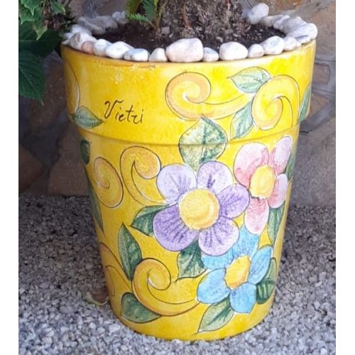 Vaso conico fondo giallo, soggetto fiore. Ceramica di Vietri dipinto a mano.