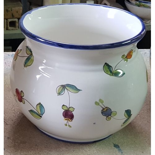 Cachepot Plant holder flores de fondo blanco. Cerámica Vietri pintada a mano.