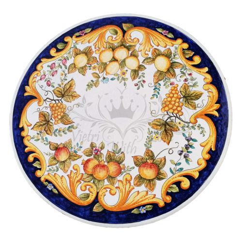 Table en pierre de lave céramisée. Fruits et Baroque. Céramique de Vietri. Peinte à la main.