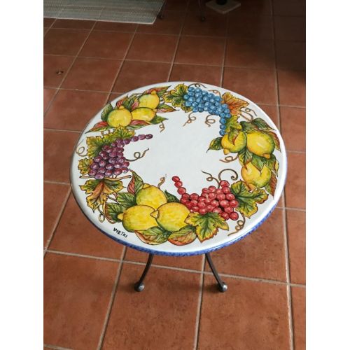 Table en pierre de lave céramisée. Raisins et Agrumes. Peinte à la main. Céramique de Vietri.