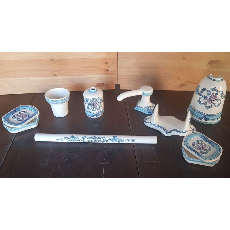 Set accessori bagno. Ceramica di Vietri dipinta...