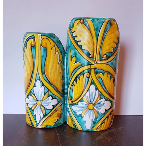 Porta bicchieri doppio a Unghia fondo verde ramina. Ceramica di Vietri