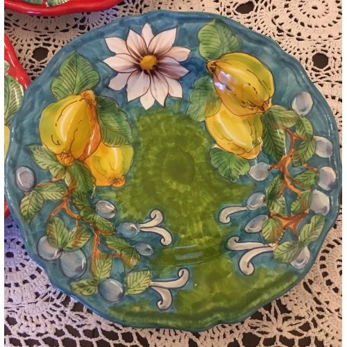 Teller Blumen und Zitronen verziert Vietri-Keramik...