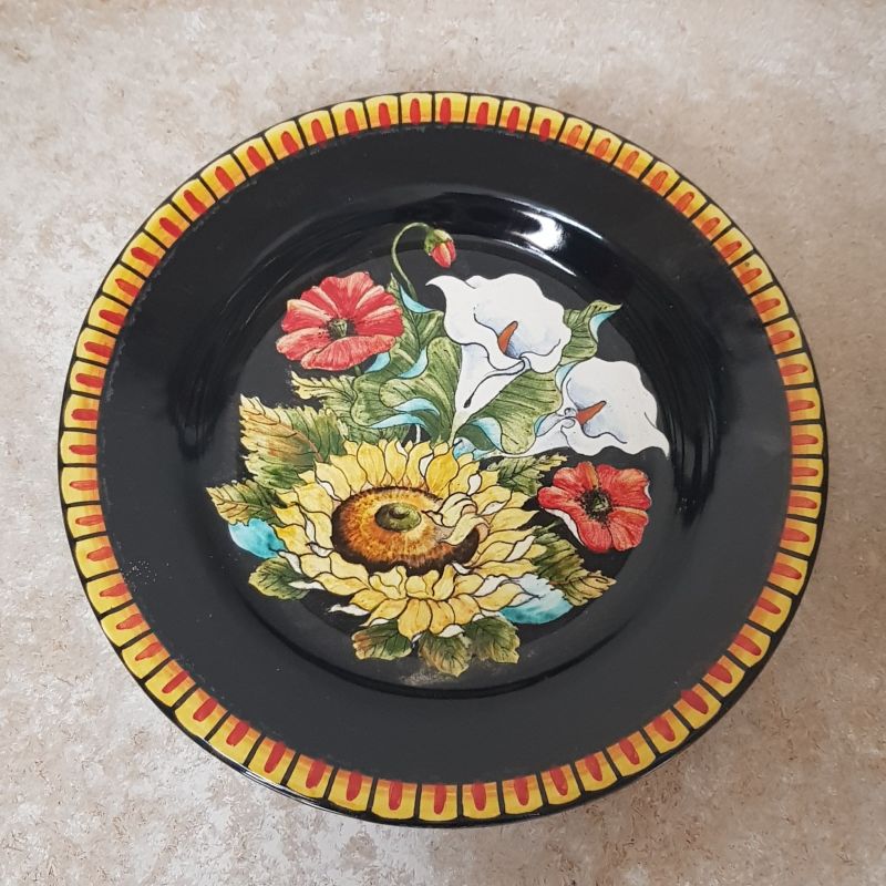 Teller. Top-Linie. Blumen-Dekor. Schwarzer...