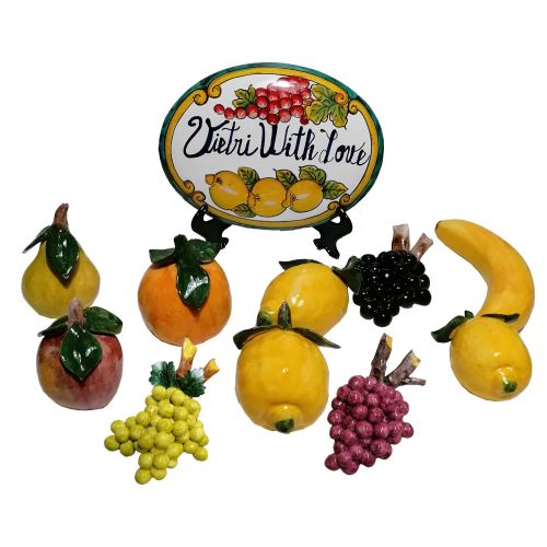 Frutta a rilievo in ceramica