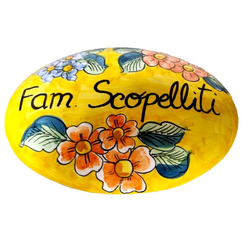 Customizable oval plaque. Flowers line. Vietri...