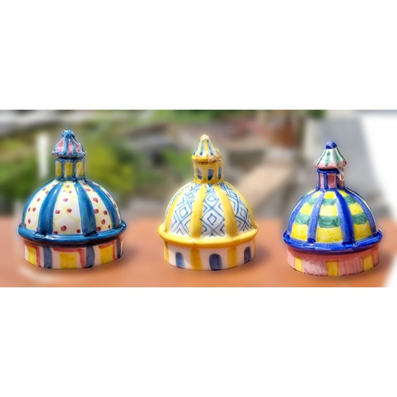 Cupola Basilica. Ceramica di vietri dipinta a...