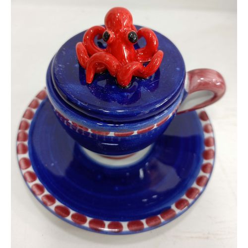 Coffee cup with embossed lid, saucer animal line. Hand-painted Vietri ceramic.