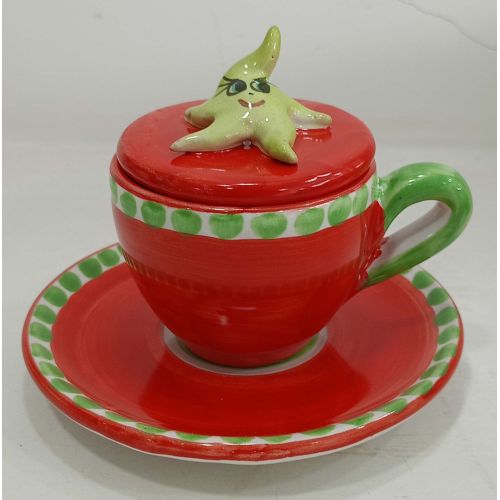 Kaffeetasse mit geprägtem Deckel, Untertasse mit Tiermotiv. Handbemalte Vietri-Keramik.
